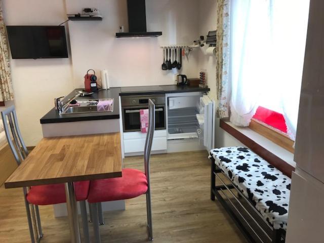 Ruhige Zimmer Im Gruenen Und Studio Im Naherholungsgebiet Sigigen Exteriör bild